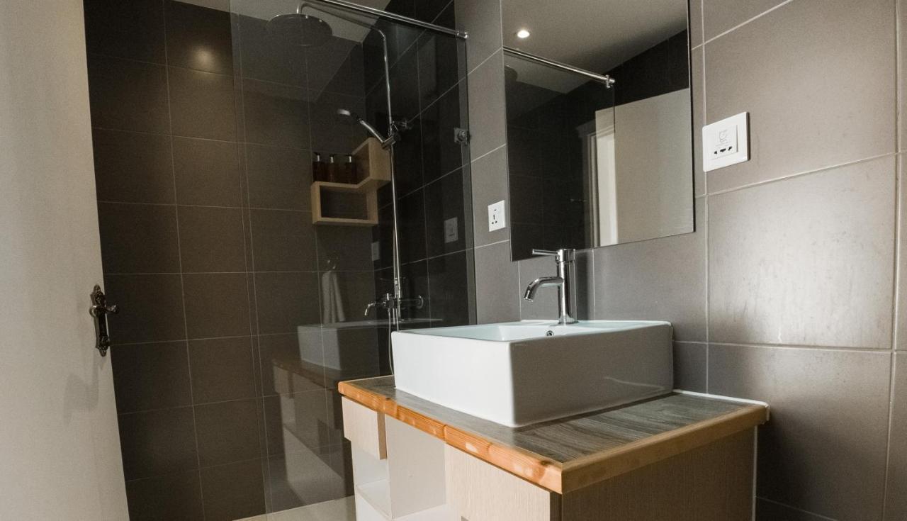 Lea Spa Hotel Maafushi Bagian luar foto