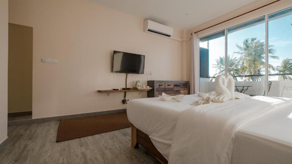 Lea Spa Hotel Maafushi Bagian luar foto